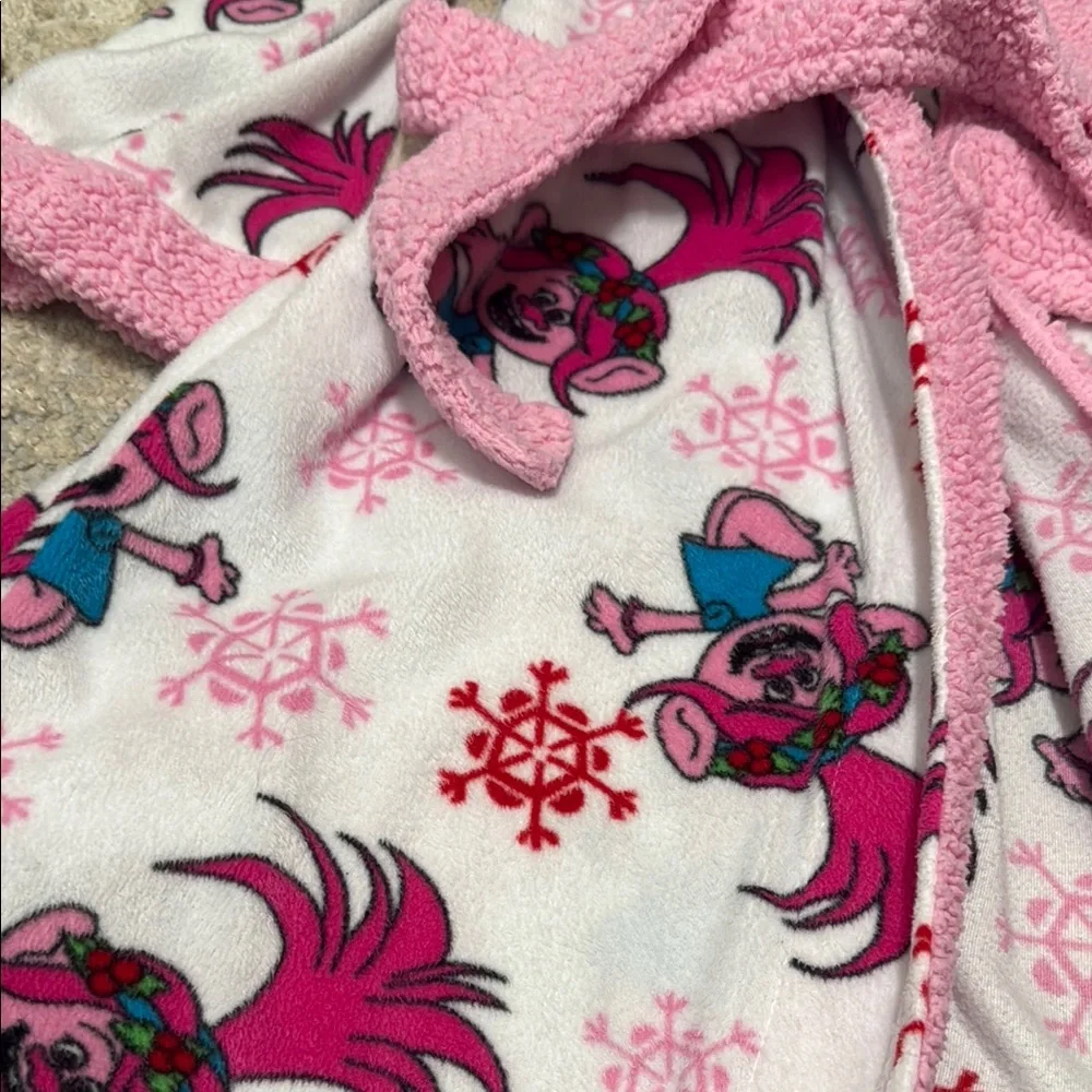 Girls Trolls movie bath robe